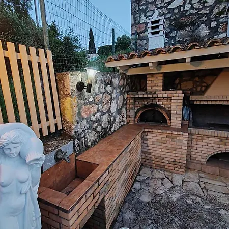 Mirella Hébergement de vacances Tselendáta
